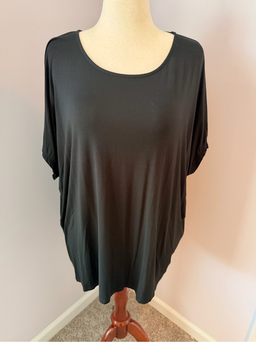 Carmen Marc Valvo Black Cold Shoulder Top 3X Gold Hardware Stretch Blouse